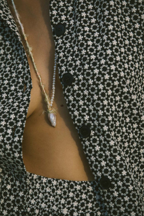 GALINI PEARL HANGER GOUD
